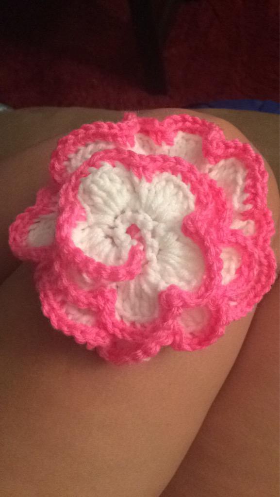NotForCityBoys1's tweet photo. Crocheting flowers http://t.co/lyv63Ch45G