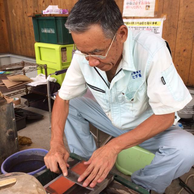 【8/7 光る！匠の技】
 今日から8/9(日)までの3日間、刃物砥ぎ屋さんが来店中！
 ～刃物砥ぎは物を大切に資源を大切にして地球環境を守ります～