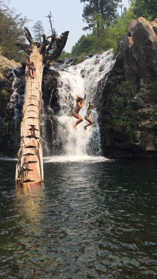 kaylie_grandell's tweet image. Another waterfall hike😏 #6down @brady_benner @PierceRobinn @sandifer98