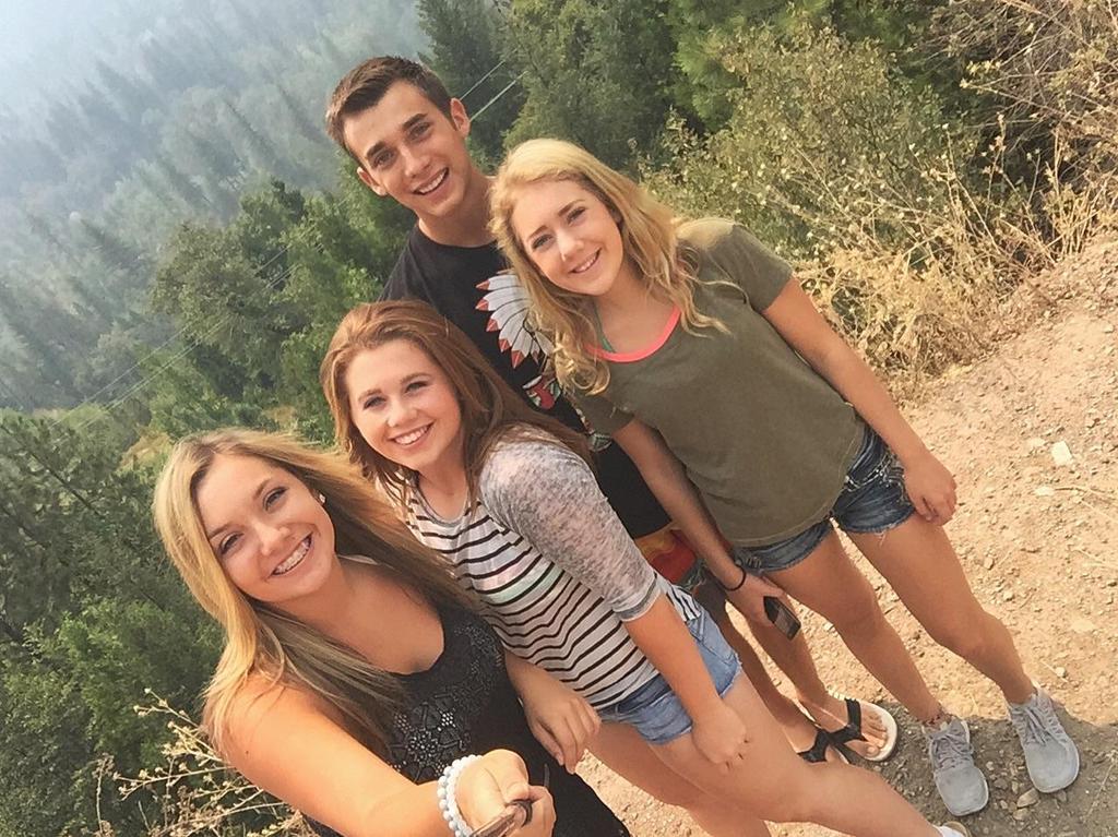 kaylie_grandell's tweet image. Another waterfall hike😏 #6down @brady_benner @PierceRobinn @sandifer98