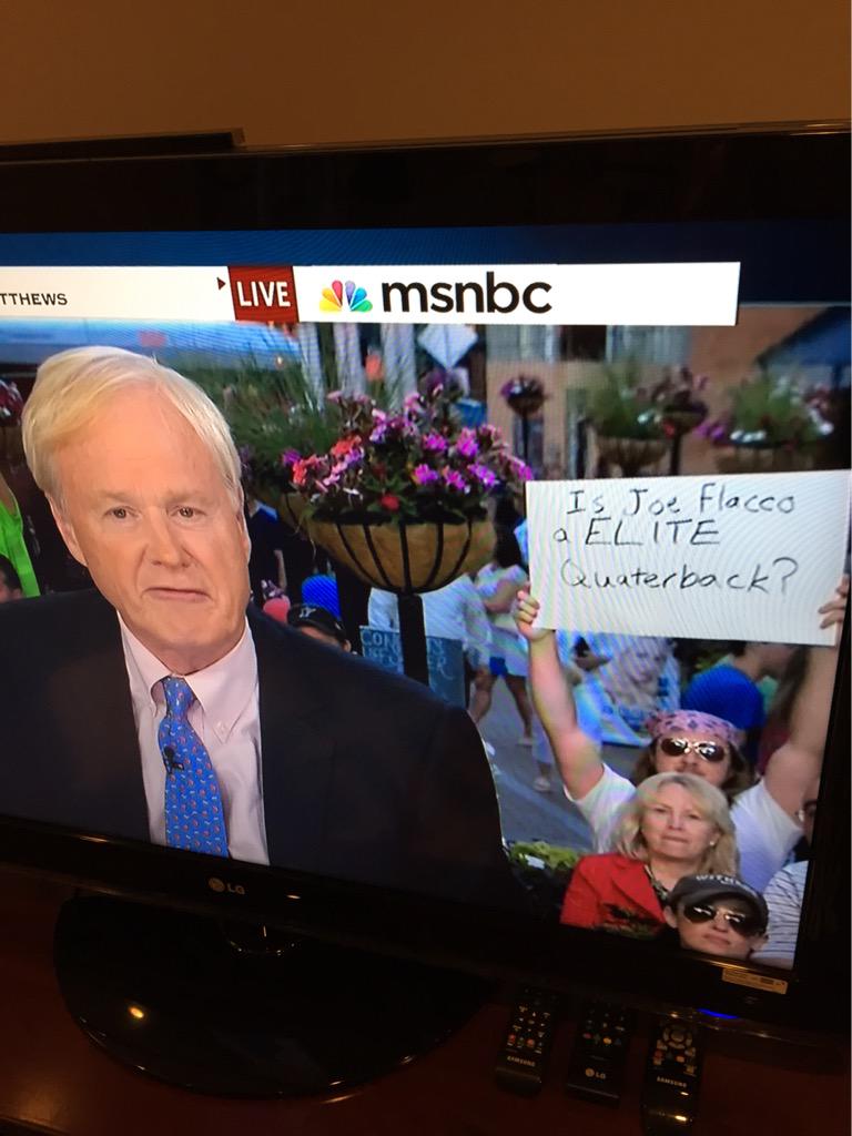 BleacherReport's tweet photo. Man videobombs Chris Matthews’ @hardball debate preview with his own question about Joe Flacco http://t.co/3bkPZepqiQ http://t.co/5i1wULbu7x