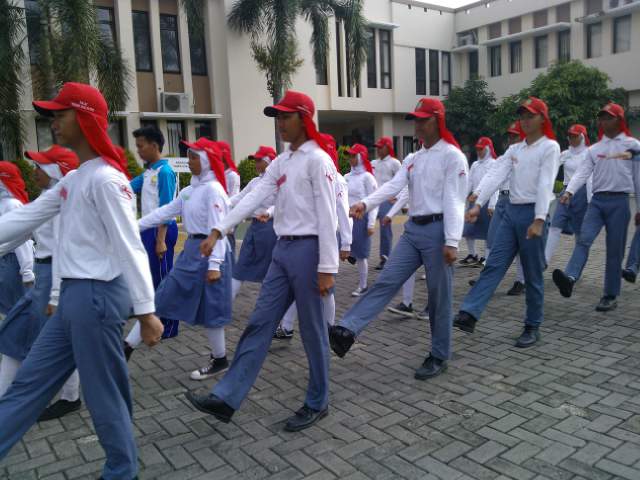 PaskibraPinang's tweet photo. Smangat adek http://t.co/gak4afFavj