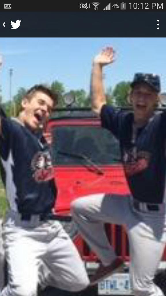 lucan_ball's tweet photo. @rivercatpride really? http://t.co/B7neQgHdaS