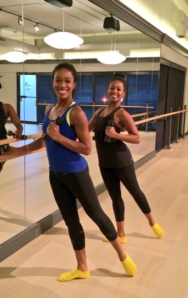 reeljennysteele's tweet photo. Years of ballet training didn't help us today! Got worked @BarreBodyStudio! #ButtsKicked #FeelTheBurn @missashsteele http://t.co/1AbIg0UOsz