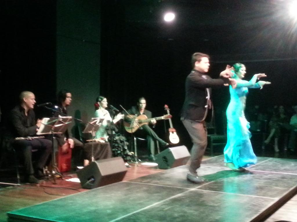 GiraldaFlamenco's tweet photo. Todo un éxito #SuenaFlamenco en el @trasnochocult ¡Ole! http://t.co/N0PsHKHOJR
