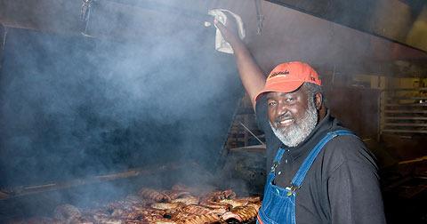 Barbecue experts are shocked by Fox News’s "racist" list of influential pitmasters: grb.st/1gfDnDT
