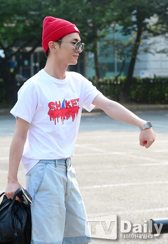 SHINeeWorldPH_'s tweet photo. RT @sfinee {PICS} 150807 SHINee - KBS Music Bank (24 News Pictures, 300 LQ) http://t.co/A5kxjRKZmy #SHINee
http://t.co/1fCLRqvAMg