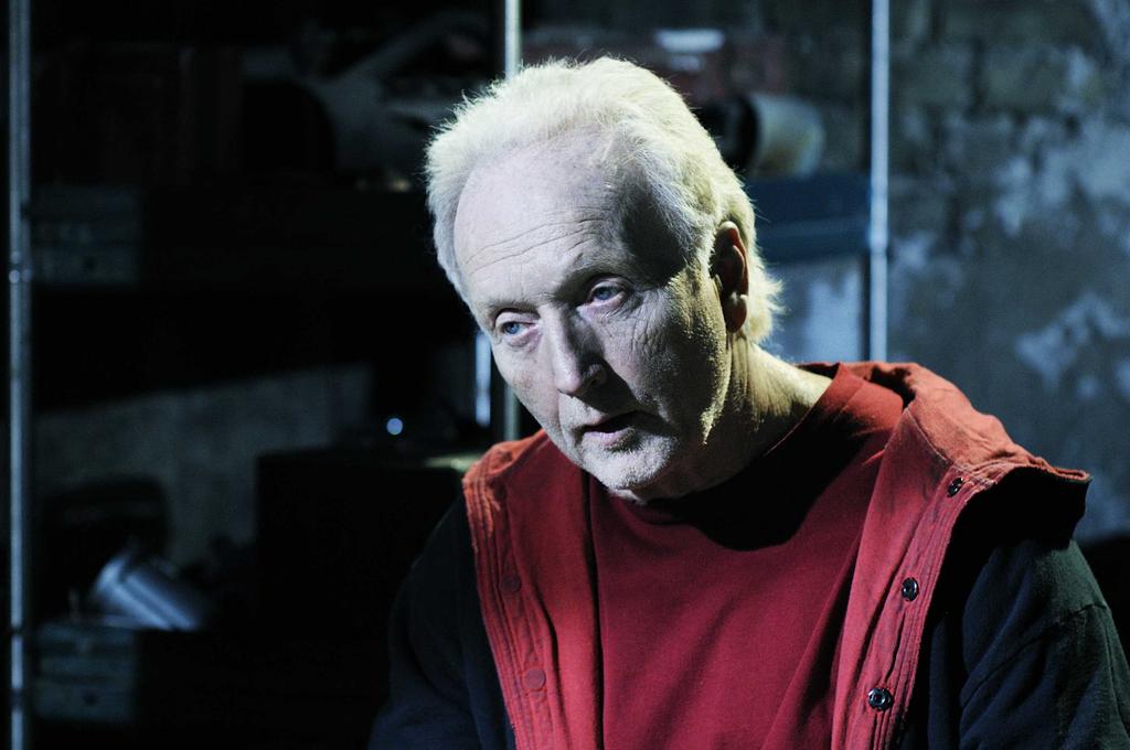 Hoy hay muchos cumpleaños, pero me quedo con el de Eduard Punset... digooooo, con el de Tobin Bell.
Happy Birthday! 