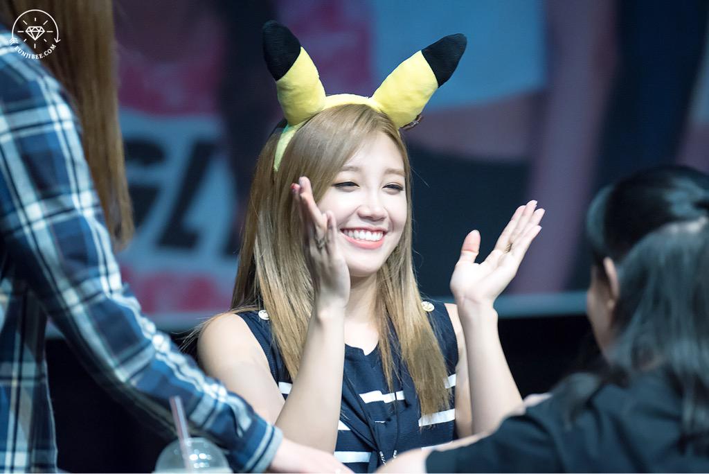 Apinktown's tweet photo. 150729 #Apink Gangnam Fansign.  Eunji http://t.co/WjcnDRzFDV http://t.co/x79A3Rrdla Cr: eunjibee_com
