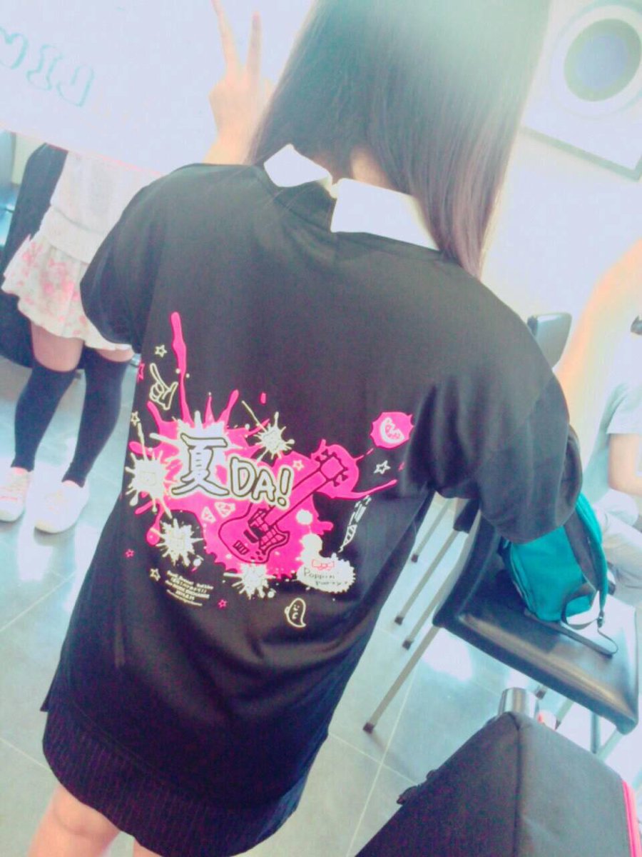 バンドリ Bang Dream 公式 Tシャツ Mサイズ Lサイズ 税込 3 000円 を着て頂きましたー 黒地にメンバーデザインのイラスト達が 夏にぴったりなメッシュ素材となっております バンドリ Http T Co Ikfkoj4ds1 Twitter