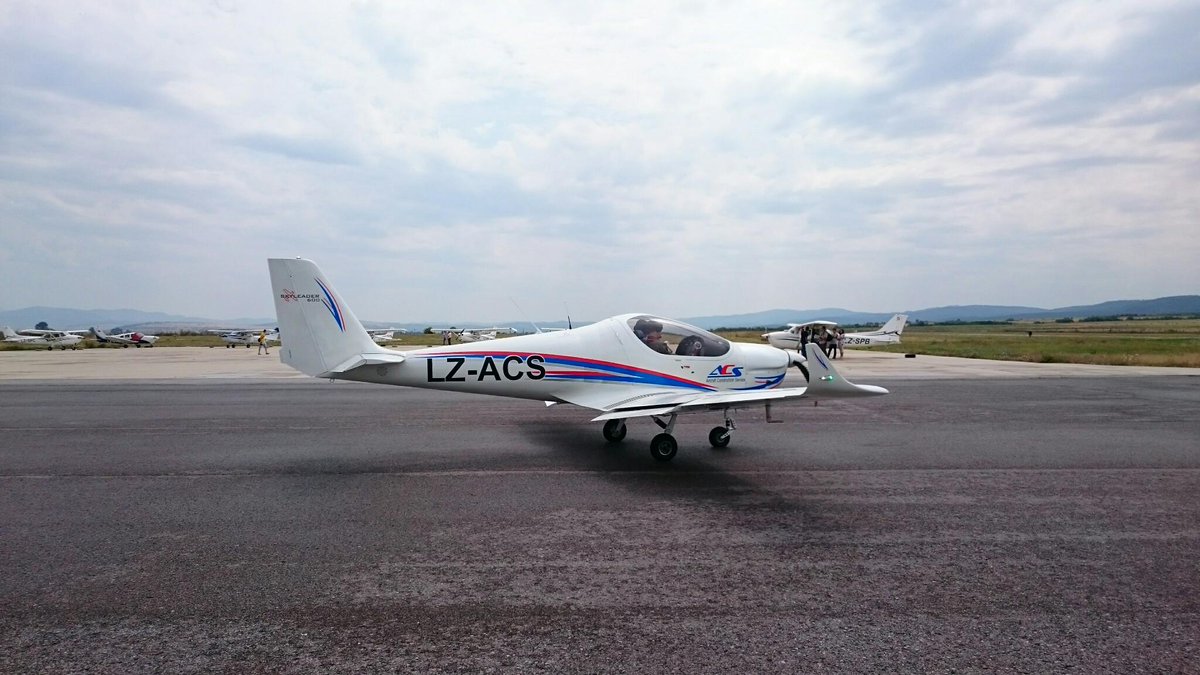 bogoyavlenski's tweet photo. Made in the Czech Republic. Assembled in България. http://t.co/bMRDGAGycx #avgeek #skyleader #ultralight http://t.co/HH8i9MmPTy