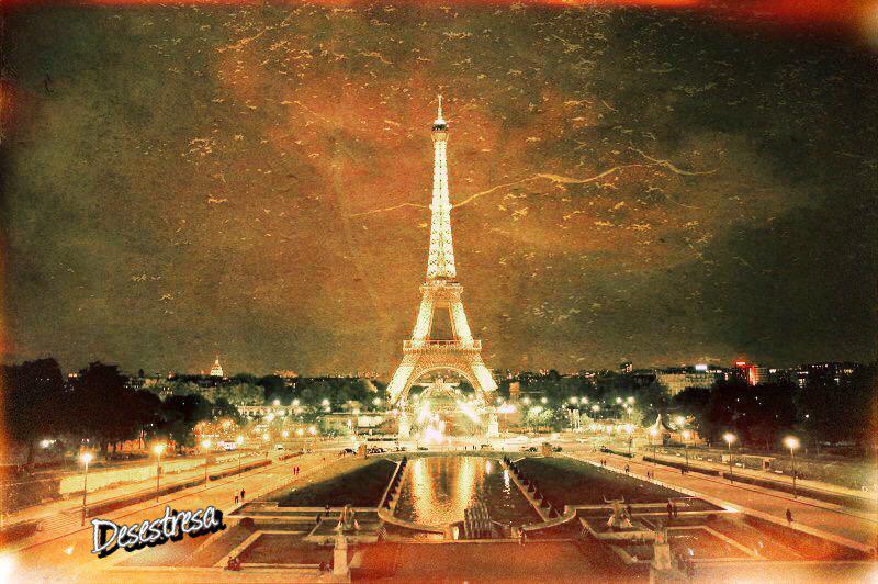 ArtsPictures's tweet photo. Eiffel Tower with #MyOwnTouch #photography #editing #fotografía http://t.co/EXiUXTqMpj