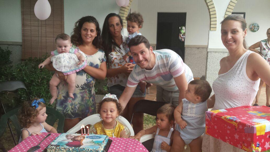 JKARLOS84's tweet photo. Celebrando su tercer cumpleaños !!! Que feliz la hicieron ayer !!! Gracias a todos http://t.co/539lI7xkPn