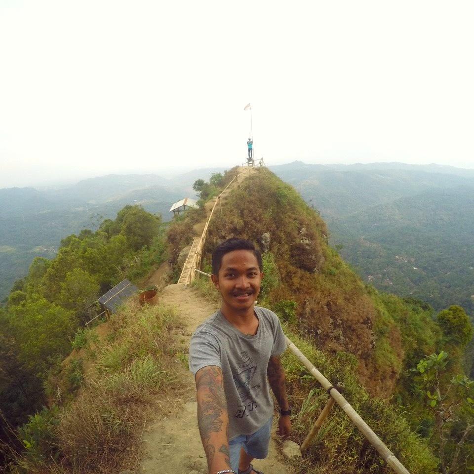 romadhonicatur's tweet photo. Ben podo koyo koncone 💪🗻🗿 http://t.co/Jg0fBB4OnR