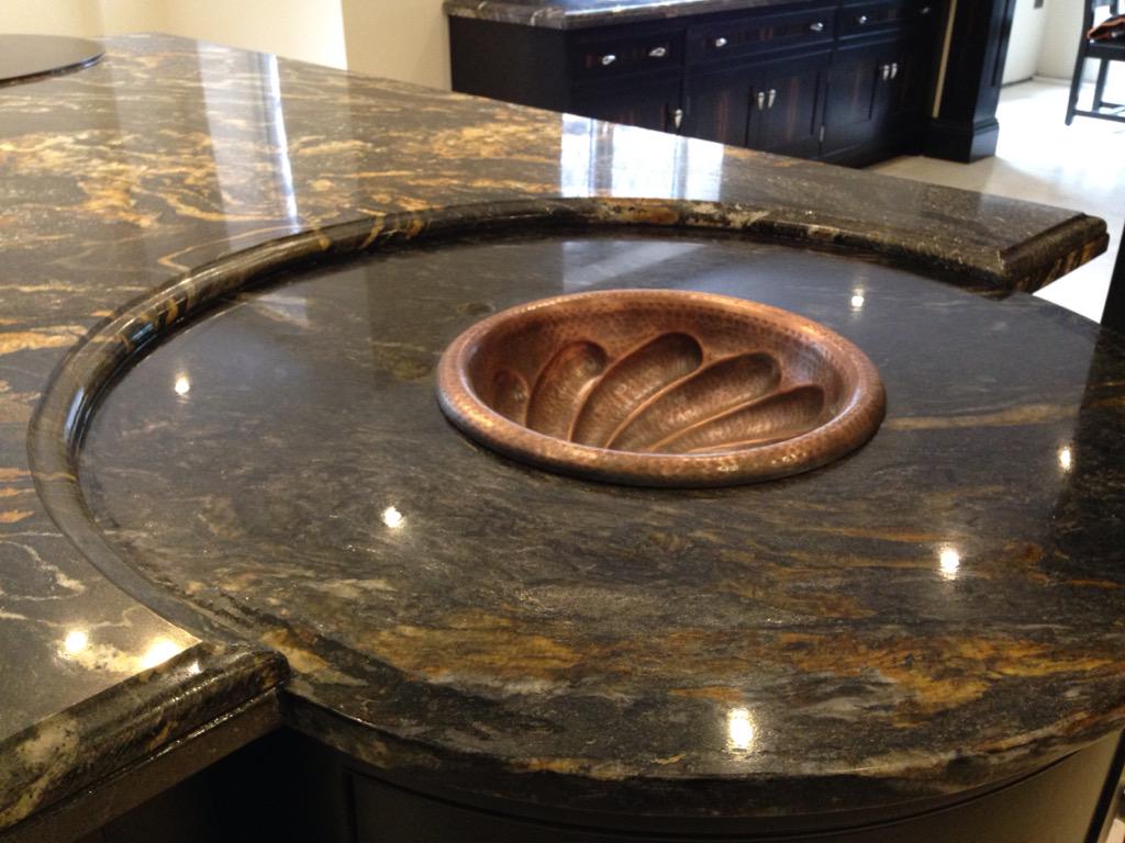 RubyGranite's tweet photo. Fusion black worktops with chatsworth edge all finished love this kitchen #granite #Cheshire #Rubygranite #kitchen http://t.co/5vqUfbgFtS