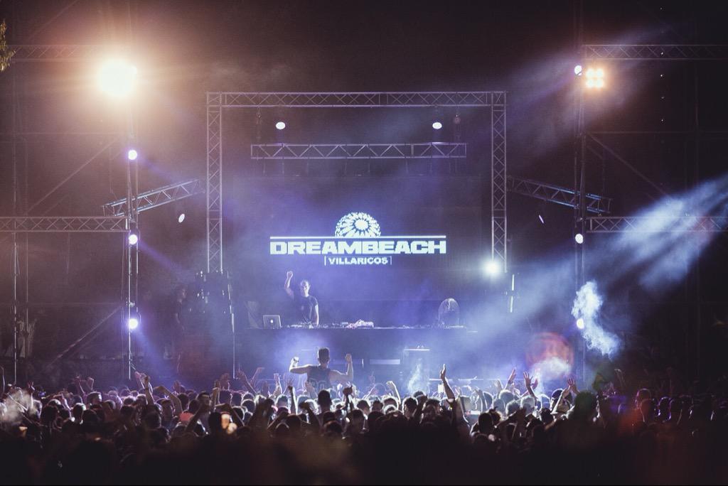 Paco_Osuna's tweet photo. Grandisimo @DreambeachFesti ATOPE!!!! 😜😜🙏🏻❤️🙏🏻 Gracias sois lo mas http://t.co/tykc2ktweD