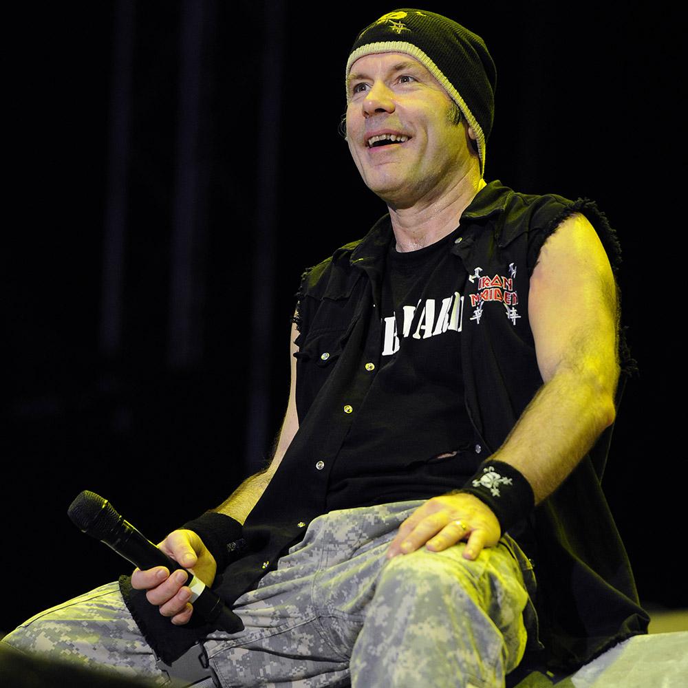 IronMaiden's tweet photo. Happy Birthday Bruce!! http://t.co/LToUSY33ql