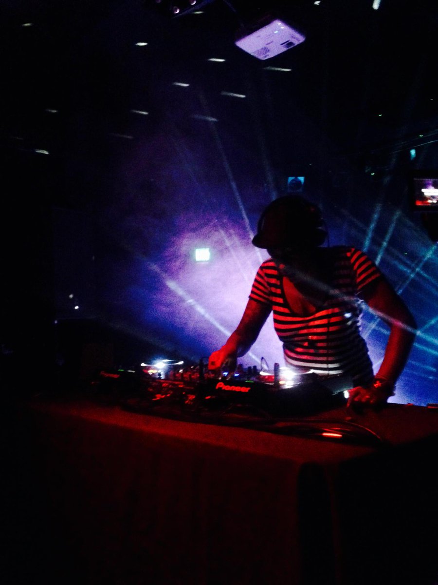 romannunez_'s tweet photo. Just landed out here in #portland and @djheather is droppin' it on em! #gettinit, #goinin, #dancingalot http://t.co/tLBpPjPYlN