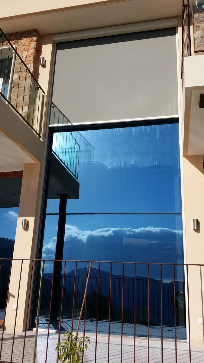 roselloehijos's tweet photo. Instalación #fixscreen. ¿El #Sol es un #problema? Nosotros tenemos tu #solución. http://t.co/SRzKd7sodK
