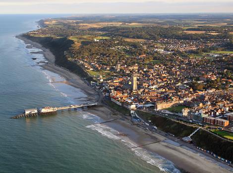 #PieroftheYear @Cromer_Pier is in our 7 Wonders of Norfolk - what are the other 6? bit.ly/1nly5aZ