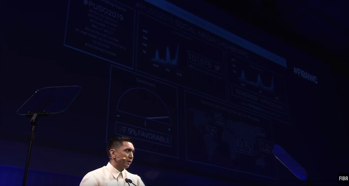 ANCALERTS's tweet photo. Alapag shows how #PUSO2019 is trending as he makes his pitch. "As you can see, the conversation has already started." http://t.co/E8tBoQGbgr