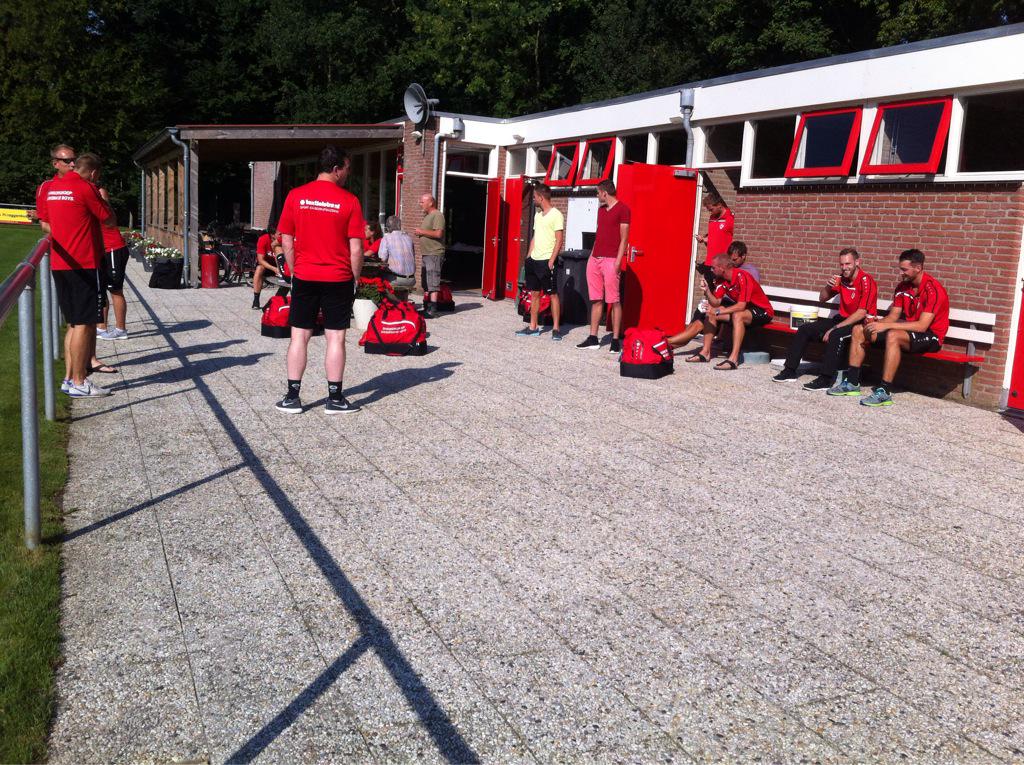Goedemorgen. Harkemase Boys is aangekomen bij <a href="/FCKraggenburg/">FC Kraggenburg</a>.