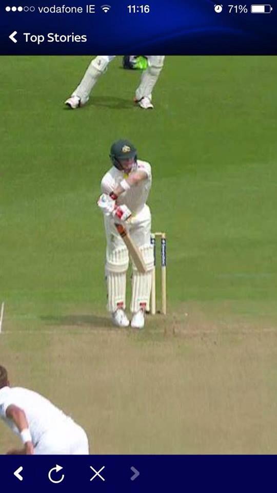 AllRounderCrick's tweet photo. Number 1 ranked batsman in the world Steve Smith shows everybody why he is the best with this interesting technique! http://t.co/U1A4vqvOAa