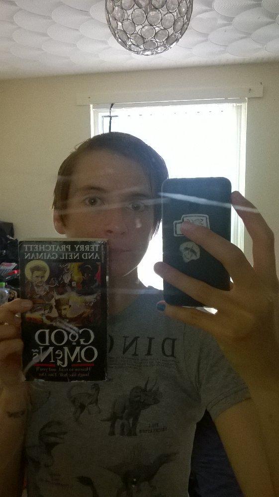 _cosplayuk_'s tweet photo. #booksnotbullets @gishwhes http://t.co/vy3f79MwdT