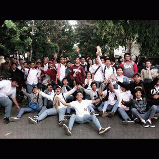 Terserah yg punya pengkolan dong😝