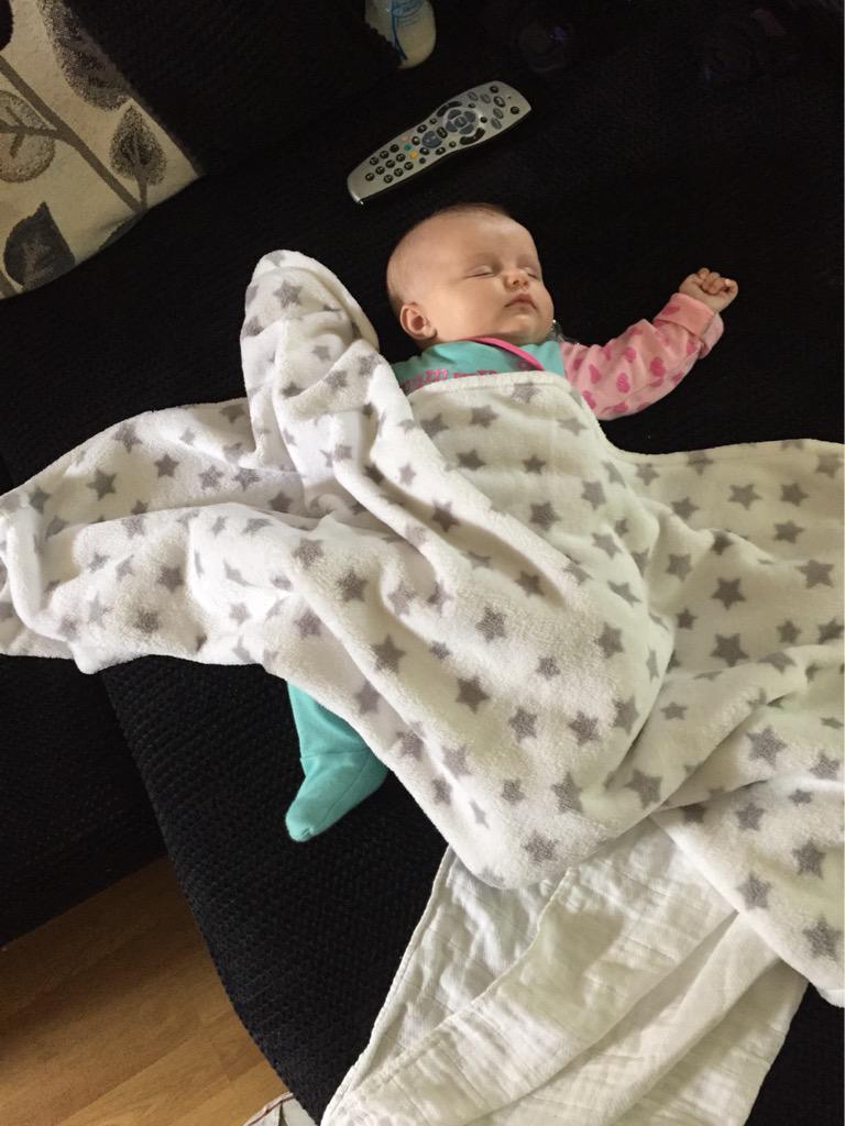 JenniferHartle's tweet photo. Daisy is getting her beauty sleep before seeing @Simon_JargonPR and @jonathanbird_  later! http://t.co/endiXHLw7f