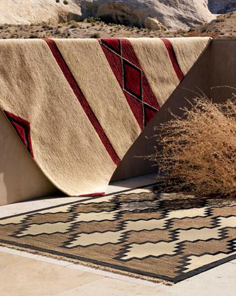 A good looking rug with a splash of colour that adds richness to a room in a flash!  ow.ly/QyMfL