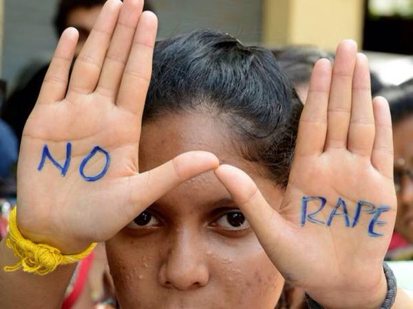 Love_poetry177's tweet photo. No law,no security,no protection while modi gov engaged in border violations
#StopRapesInIndia http://t.co/0CmBzqhiNQ