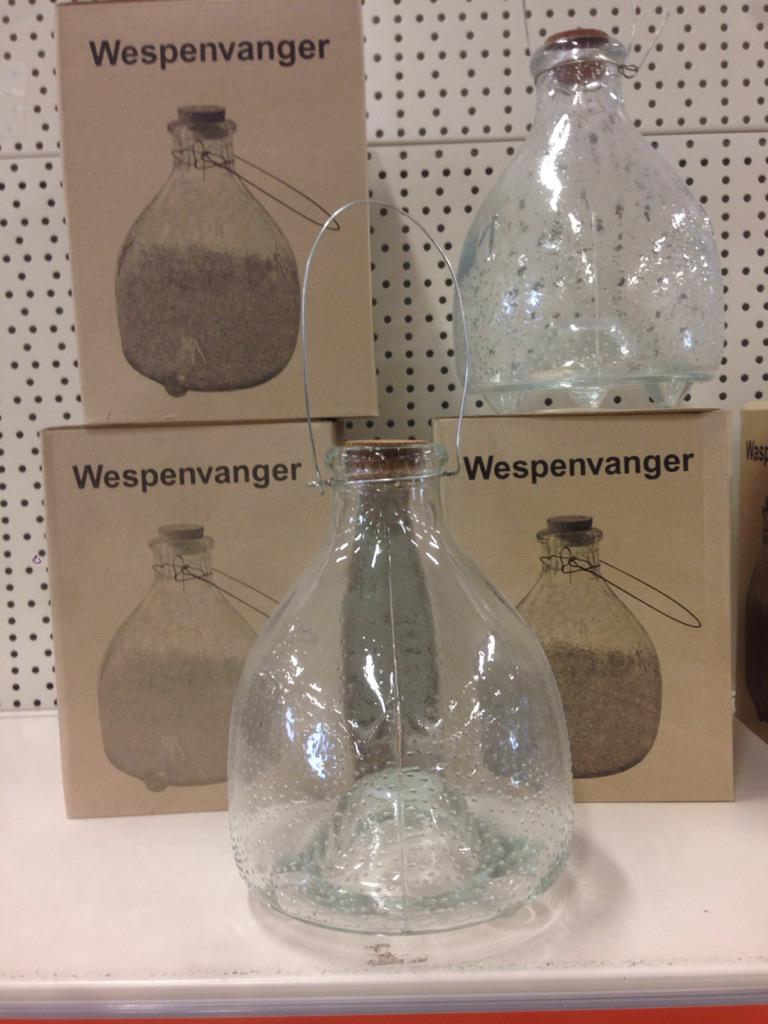 FormidoDalfsen's tweet photo. Ook zo'n last van wespen? Bij ons vind u nu een leuk model wespenvanger! http://t.co/vRTq11DKvo
