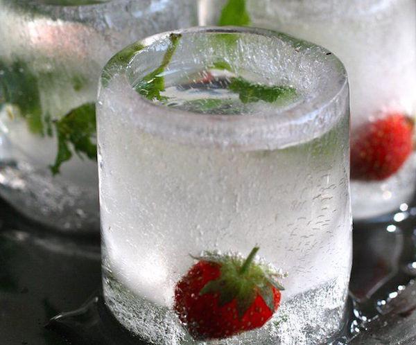 GadgetFlow's tweet photo. Ice #ShotGlass Mold by @sagaformusa http://t.co/3Nq8dIU9E4 Stylish way to impress your guests! #wineparties #icecubes http://t.co/fROJKnsH0V