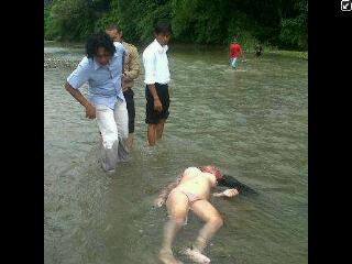 UcrittPermana's tweet photo. Hatii_hatii buatt paraa cewee yahh;) http://t.co/WqCkAXnCf1
