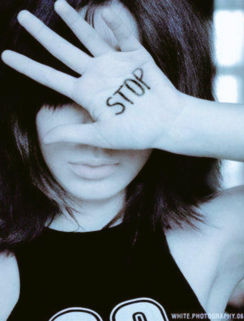 ﺷﺤﺠﻲ ﺃﺷﺄﻛﻮﻝ ﺃﻟﻴﻮﻡ ﻋﺎﺍﻟﻲ ﺟﺮﻯ ﻭﺻﺎﺭ
ﻭﻟﻔﻲ ﺃﻷﺣﺒﻪ ﺃﻟﻴﻮﻡ ﺷﺐ ﺑﻴﺔ ﻫﺎﻟﻨﺎﺭ😢😢😢