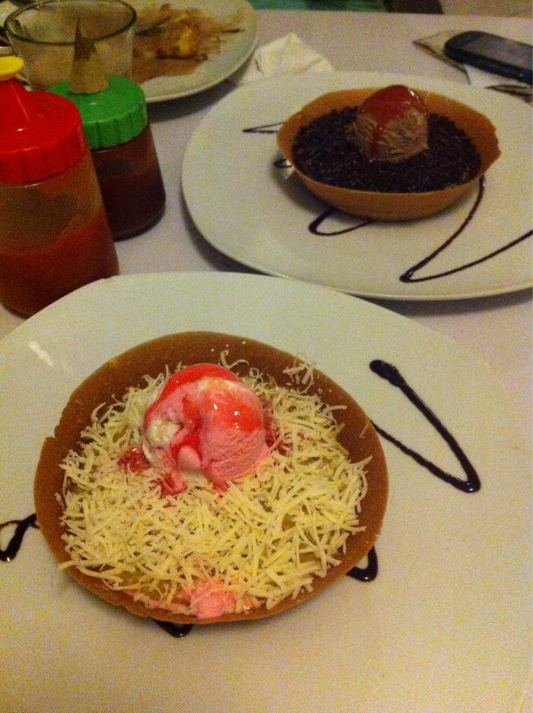 candraning's tweet photo. @martabakhouse http://t.co/KB9F4i8iNG