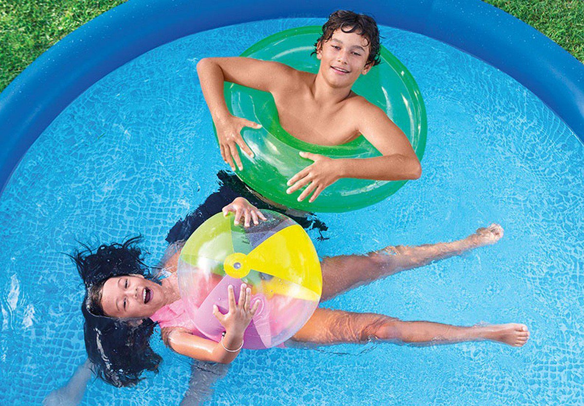 The sun is out! Yay! #Swimming pools, sand pits and more available at #ToyMaster. bit.ly/1hn295P