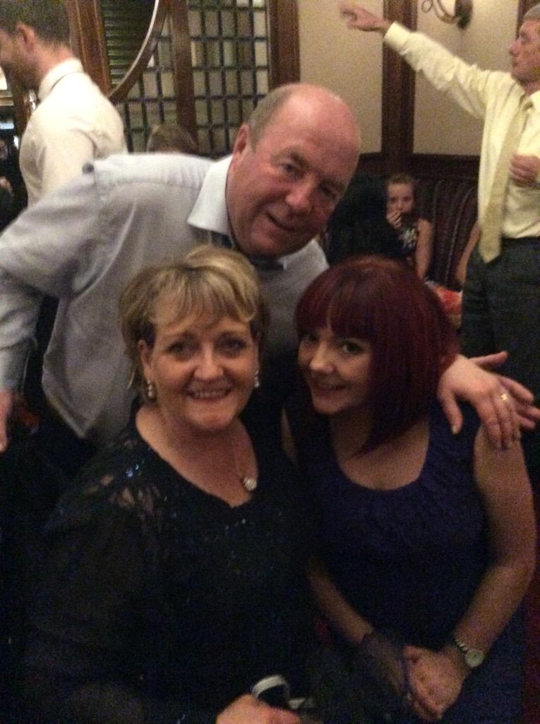 missjanetkjones's tweet photo. @jessmark2015 @andun9194 @annamariaboyle @ciarabell85 wedding antics #JessMark2015 http://t.co/W8KSaWheV4