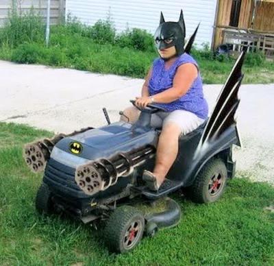 UScricketguy's tweet photo. Mowing Ali... Brit Batman slugging every pitch to the maximum point rope! Is this meant to be Testing Cricketball? http://t.co/Whi6R7CIf1