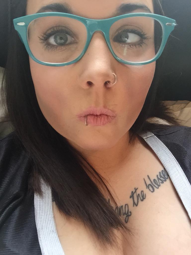 Keeganzsays_'s tweet image. Why I ain't in vogue is beyond me #ModelReady #Vogue