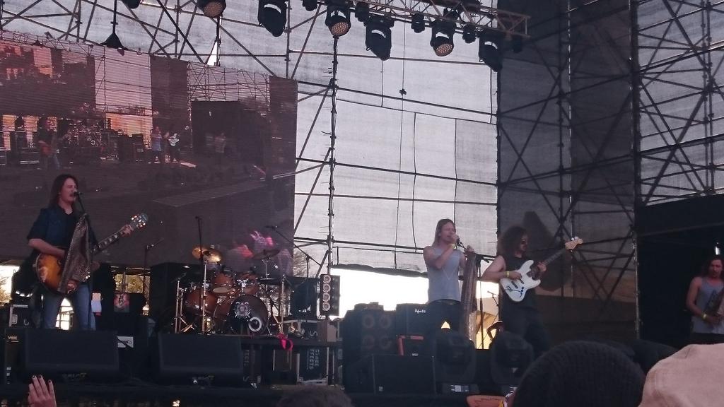 Old school rock 'n roll at its best from <a href="/lacobraband/">L.A. COBRA</a> at <a href="/oppikoppi/">Oppikoppi Festival</a>! #OK21 #MrVosVos