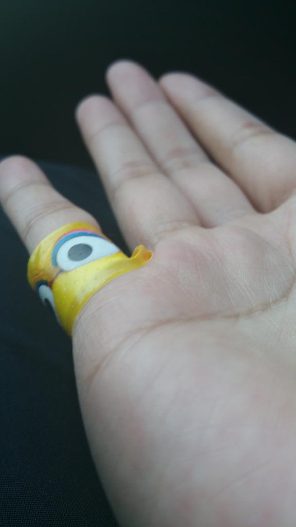 esme_writes's tweet photo. @Curad was there for me this morning, Big Bird bandage and all! Broke a glass, all good now! #BooBooSelfies http://t.co/gHY7Swb0cW