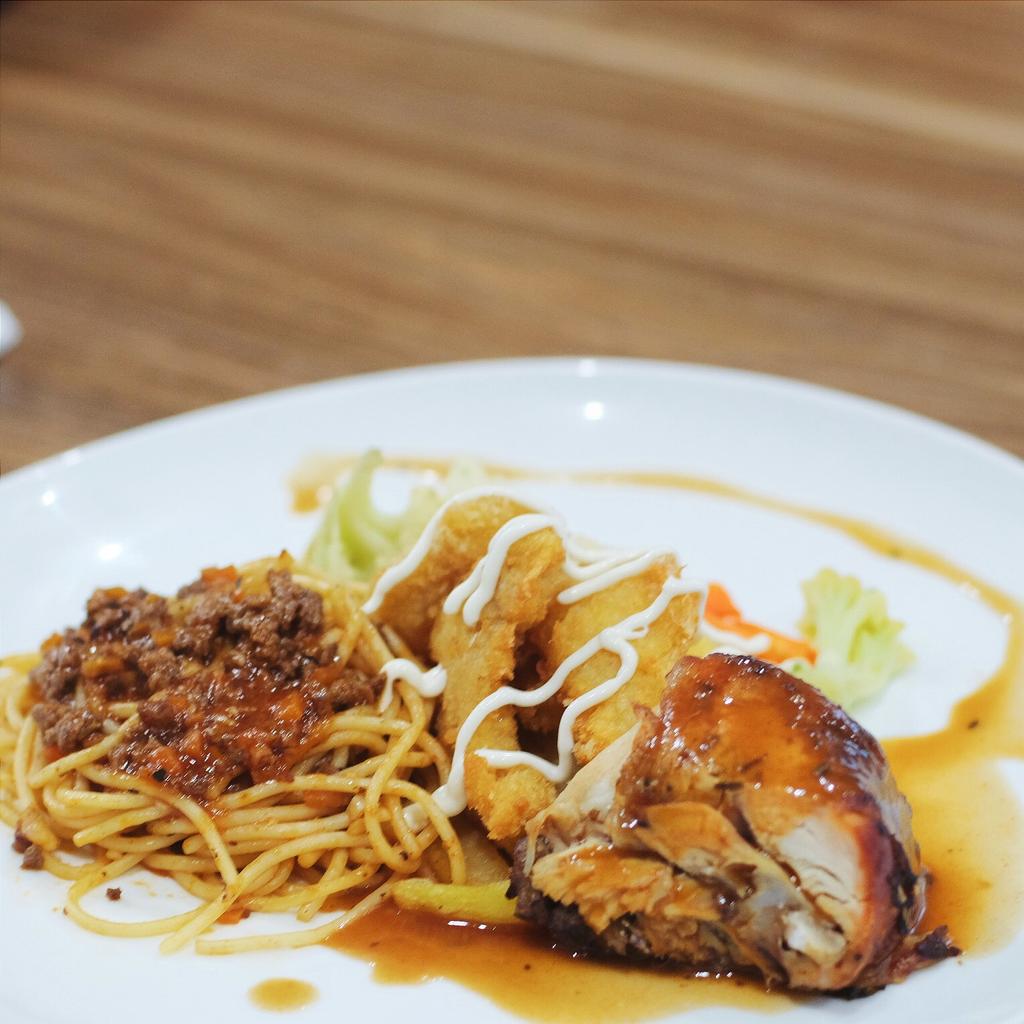 Blogger Gathering at Centropunto. Yay, booking hotel via apps <a href="/travelioid/">travelioid</a> bisa ditawar loh! #HelloLio