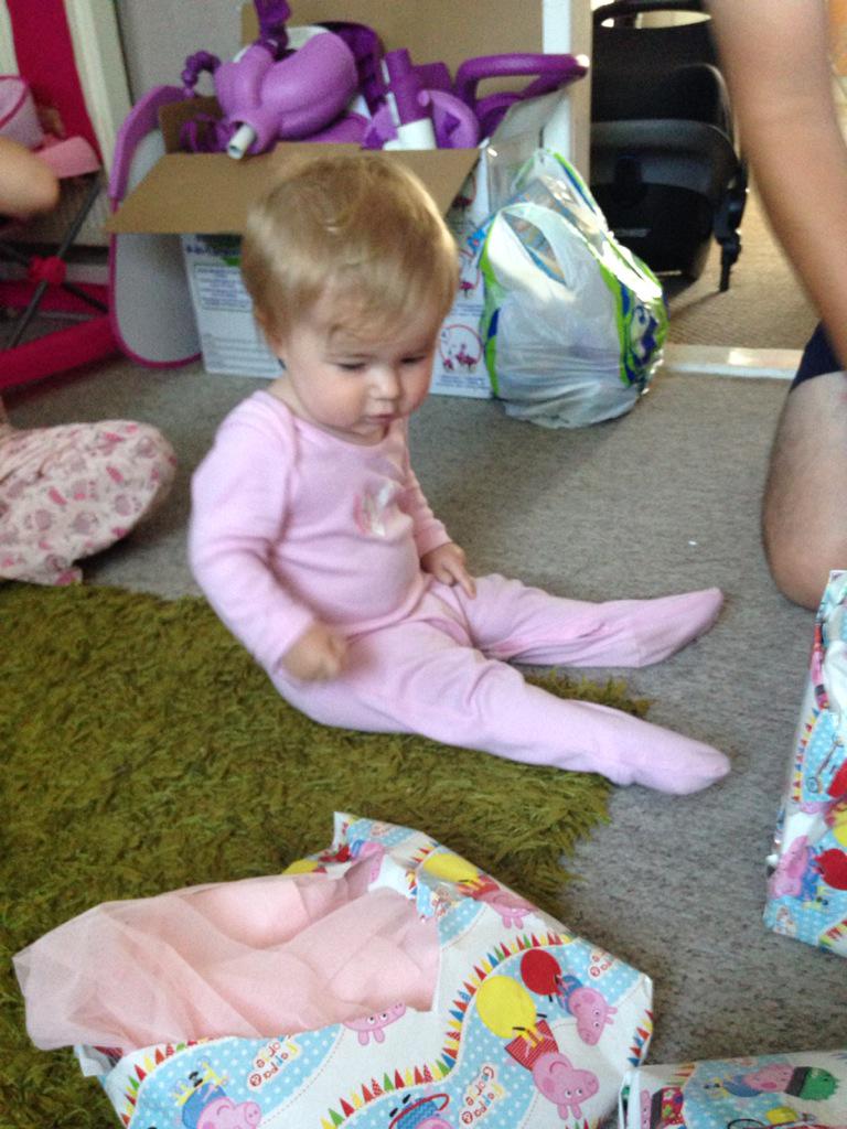 Dandudding90's tweet photo. Happy 1st birthday princess Imogen http://t.co/g747Cb8YaC