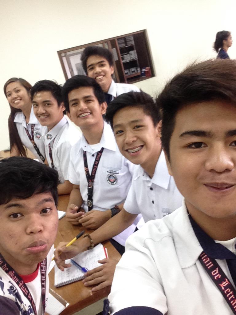 iamleobartolome's tweet photo. @trishmazing haha. Oo. Pffft. Pabebe si @kevinxxiv hahaha. Pa-tag ng iba. 😂😂😂 #ECEgoals http://t.co/HyHdv3QUWg