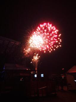 wsj2015live2's tweet photo. 大輪の花火が閉会式のトリを飾ります。 http://t.co/PFt24dqcFZ