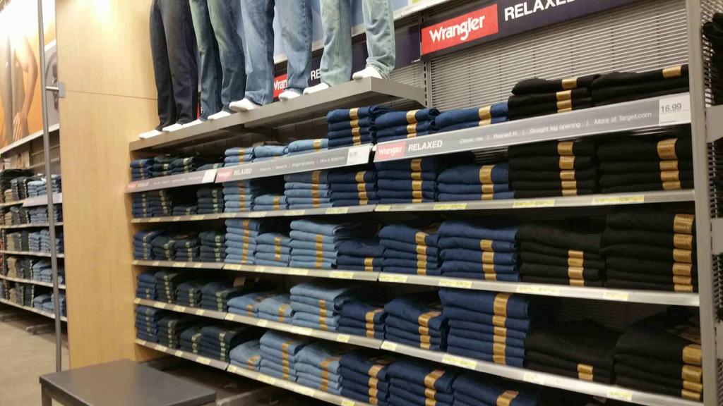 Jeans ready for tax free! #t1874jeanfold #inthestoreonthefloor @NikoGonzo122 <a href="/Foreveraduke12/">Deniz Mckelvy</a> <a href="/SextonRob/">Rob Sexton</a> <a href="/samshah21/">Samir Shah</a>