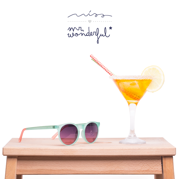 MissHamptons's tweet photo. SORTEO 3 sunnies Miss Hamptons &amp; @mrwonderful_🍸

Condiciones para participar:

-RT al tweet
-Seguir a @MissHamptons👓 http://t.co/pdgph20llQ