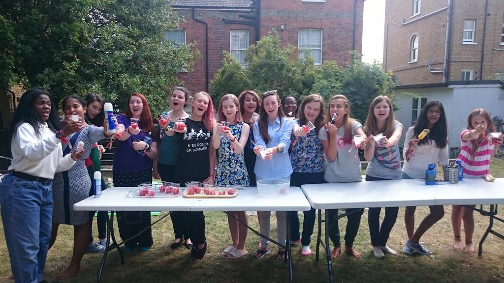 OutboxIncubator's tweet photo. STEMazing garden fun #wimbledon style with #strawberriesandcream at #outboxin #DevilishlyDelectable #GirlsIntoSTEM http://t.co/nE22GnBfaf